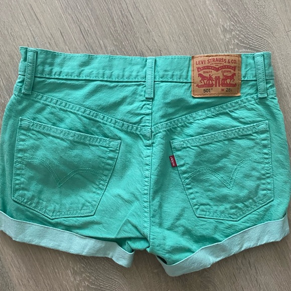 LEVIS 501 coloured denim shorts - Picture 3 of 3